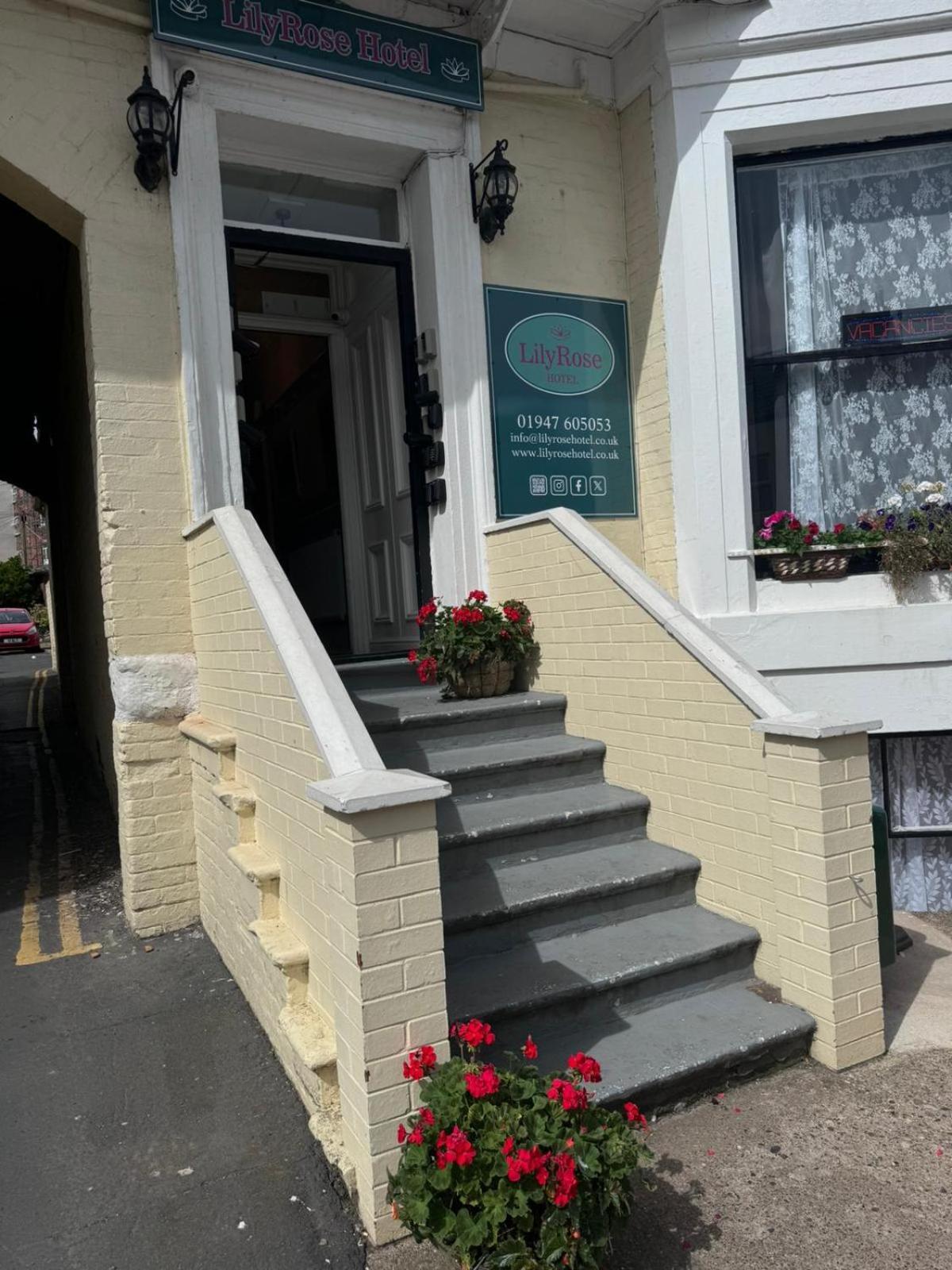 Lilyrose Hotel Whitby Buitenkant foto